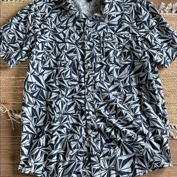 Volcom Abstract Patterned Navy Shirt - Picture 3 of 7
